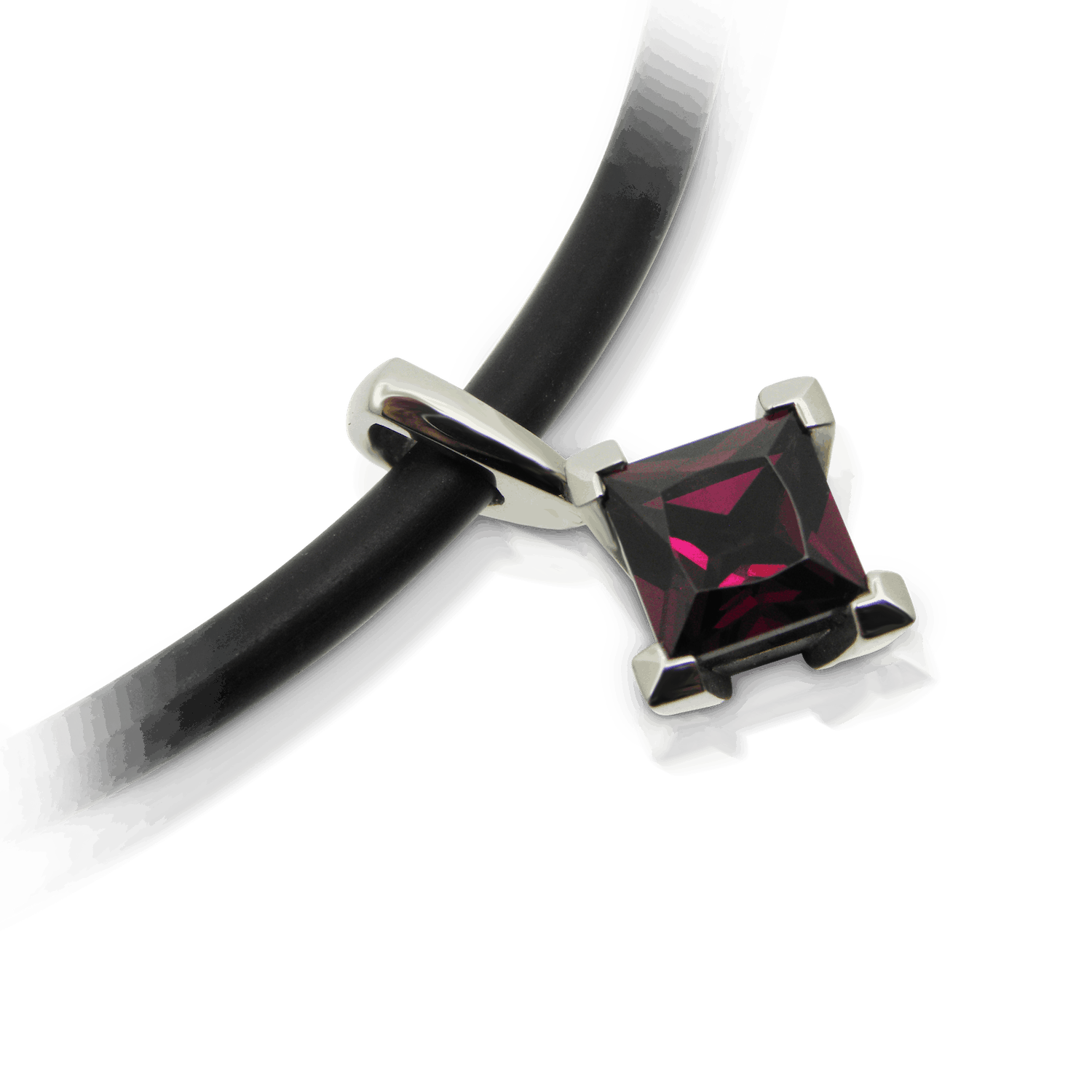 Anhänger, Halsschmuck, Halskette, Weissgold, Rhodolith, Granat, Princess, Edelstein, Edelsteinschmuck, modern, Kautschuk, Collier, Halskette, Damenschmuck, modern, goldschmied, solitär, Pendant, necklace, necklace, white gold, rhodolite, garnet, princess, gemstone, gemstone jewelry, modern, rubber, necklace, necklace, women's jewelry, modern, goldsmith, solitaire, manufacture, atelier, faktor s, sahak, swissmade, jewellery, jewelry, design