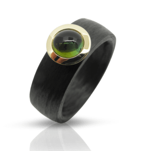 Damenring, Carbonring, Carbonschmuck, Turmalinring, Solitär, Turmalin, grün, Edelsteinring, Edelstein, ladies ring, solitaire, gelbgold, carbon, yellow gold, tourmaline, green, goldsmith, goldschmiede, atelier, manufacture, faktor s, sahak, zürich, winterthur, zurich, swissmade, jewellery, jewelry