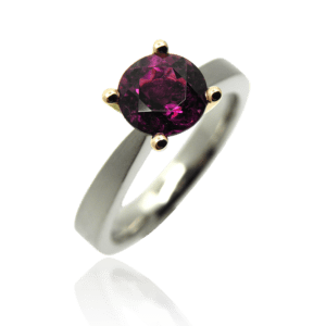 Damenring, Verlobungsring, Solitär, Engagement ring, ladies ring, solitaire, white gold, weissgold, red gold, rotgold, turmalin, tourmaline, Grifffassung, Klassisch, classic, goldschmiede, goldsmith, manufacture, atelier, faktor s, sahak, winterthur, zürich, zurich, swissmade, jewellery, jewelry