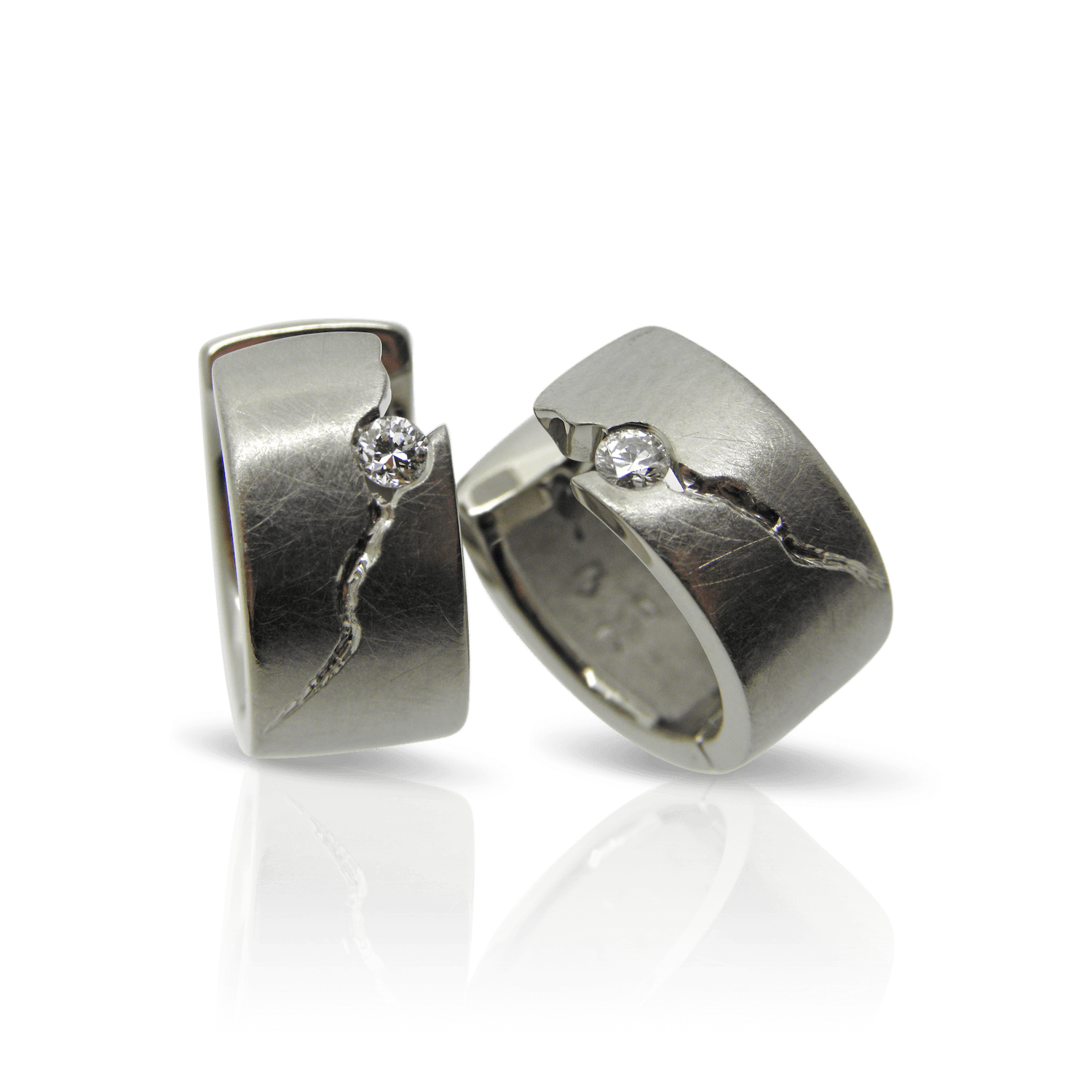 Creolen, Ohrschmuck, Diamantschmuck, Brillanten, Diamantohrringe, Ohrringe, Riss, Design, Weissgold, Goldschmied, Earrings, pendents, diamond, diamond jewel, white gold, goldsmith, manufacture, atelier, faktor s, sahak, winterthur, zürich, zurich, swissmade, jewellery, jewelry