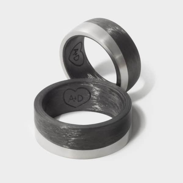 Carbonring_Herrenring_Damenring_Partnerring_schiefe_Ebene_10100021_Paar_Swissmade_Sahak_Jewellery_Zurich