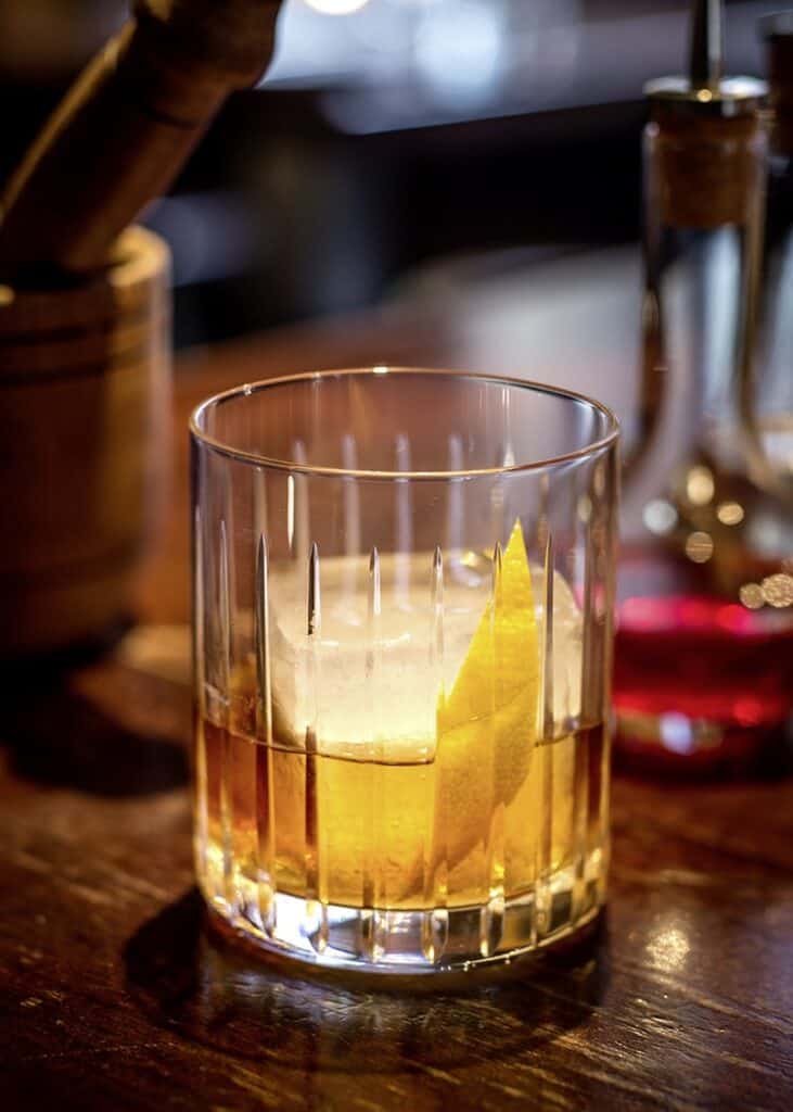 sazerac, cocktail, cognac, absinth, klassiker, drinks, spirit company, bohemian spirits, nummer 0, zurich, juwelier, sahak, bar, limmatquai, schweiz